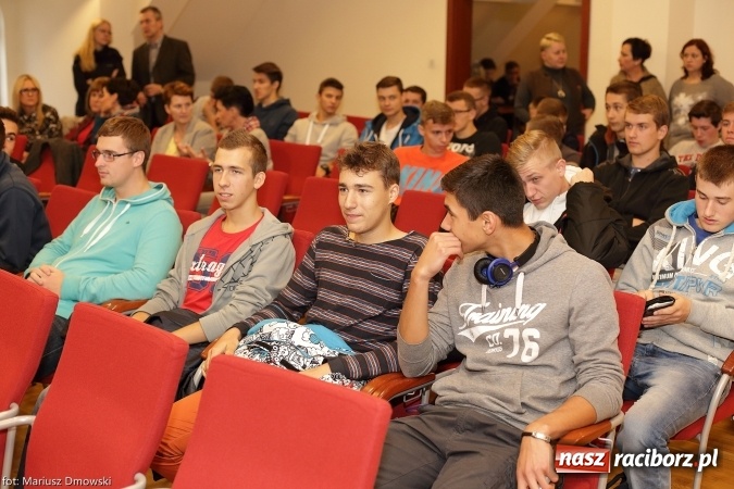 Zdjęcie w galerii na portalu naszraciborz.pl: VIII Raciborskie Dni Nauki i Techniki - dziś na zamku, jutro w Arenie Rafako  wiadomości z regionu