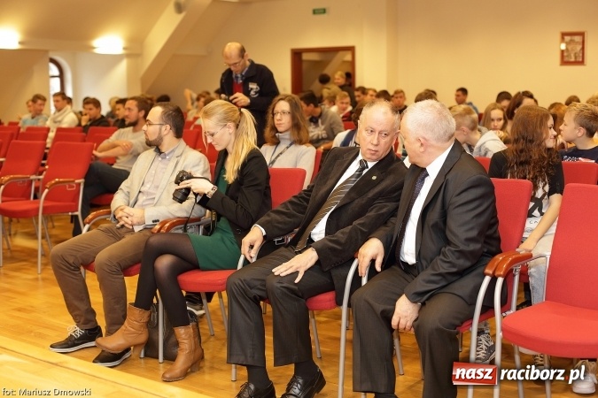Zdjęcie w galerii na portalu naszraciborz.pl: VIII Raciborskie Dni Nauki i Techniki - dziś na zamku, jutro w Arenie Rafako  wiadomości z regionu