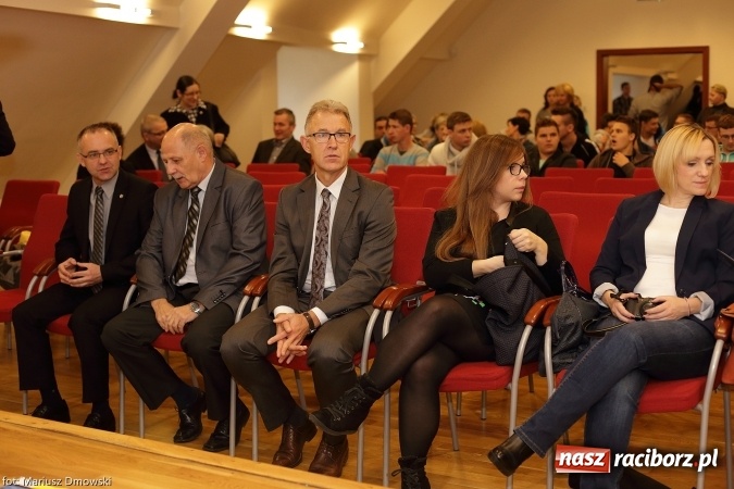 Zdjęcie w galerii na portalu naszraciborz.pl: VIII Raciborskie Dni Nauki i Techniki - dziś na zamku, jutro w Arenie Rafako  wiadomości z regionu
