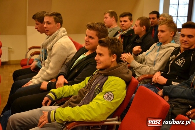 Zdjęcie w galerii na portalu naszraciborz.pl: VIII Raciborskie Dni Nauki i Techniki - dziś na zamku, jutro w Arenie Rafako  wiadomości z regionu