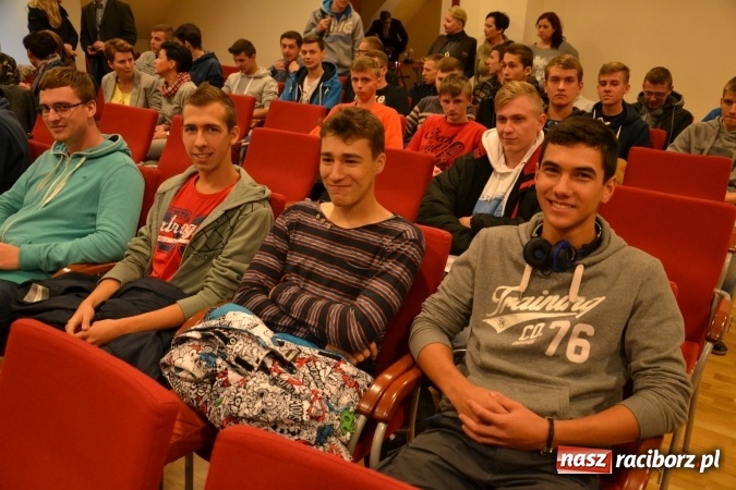 Zdjęcie w galerii na portalu naszraciborz.pl: VIII Raciborskie Dni Nauki i Techniki - dziś na zamku, jutro w Arenie Rafako  wiadomości z regionu