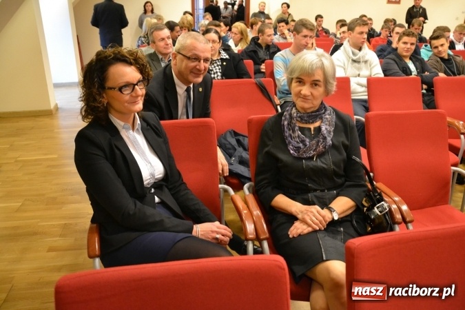 Zdjęcie w galerii na portalu naszraciborz.pl: VIII Raciborskie Dni Nauki i Techniki - dziś na zamku, jutro w Arenie Rafako  wiadomości z regionu