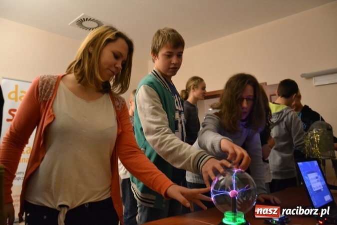 Zdjęcie w galerii na portalu naszraciborz.pl: VIII Raciborskie Dni Nauki i Techniki - dziś na zamku, jutro w Arenie Rafako  wiadomości z regionu