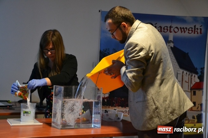 Zdjęcie w galerii na portalu naszraciborz.pl: VIII Raciborskie Dni Nauki i Techniki - dziś na zamku, jutro w Arenie Rafako  wiadomości z regionu