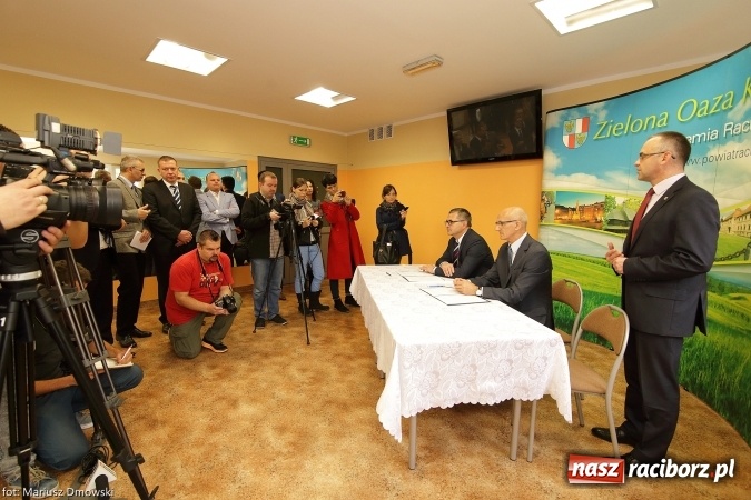 Zdjęcie w galerii na portalu naszraciborz.pl: Porozumienie i Perspektywy - piątek w Arenie Rafako wiadomości z regionu