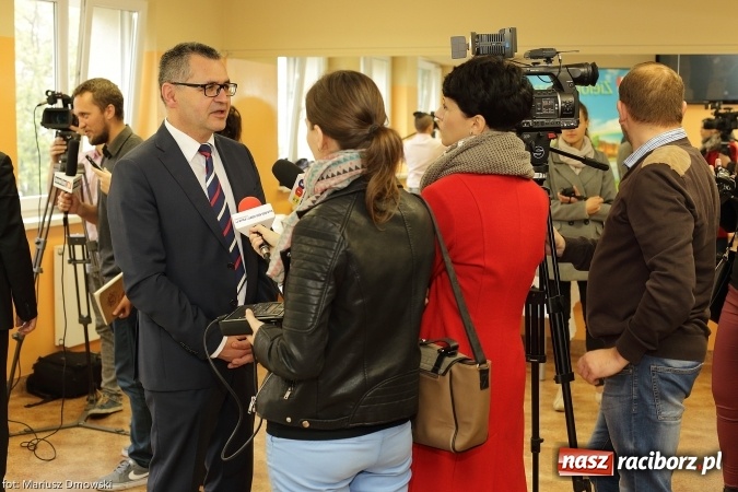 Zdjęcie w galerii na portalu naszraciborz.pl: Porozumienie i Perspektywy - piątek w Arenie Rafako wiadomości z regionu