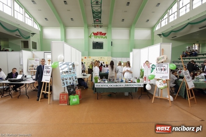 Zdjęcie w galerii na portalu naszraciborz.pl: Porozumienie i Perspektywy - piątek w Arenie Rafako wiadomości z regionu