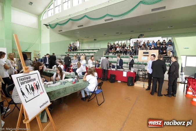 Zdjęcie w galerii na portalu naszraciborz.pl: Porozumienie i Perspektywy - piątek w Arenie Rafako wiadomości z regionu