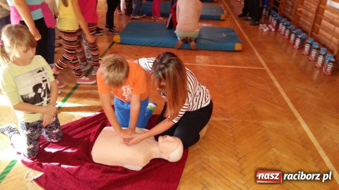 Zdjęcie w galerii na portalu naszraciborz.pl: Pobijmy razem z Jurkiem Owsiakiem rekord w udzielaniu pierwszej pomocy! wiadomości z regionu
