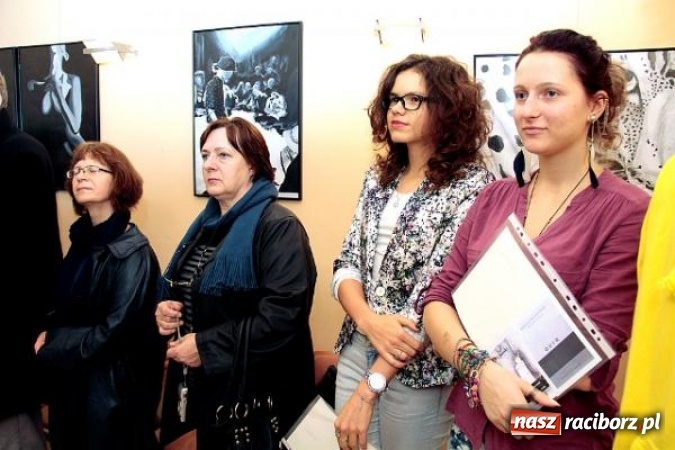 Zdjęcie w galerii na portalu naszraciborz.pl: Wystawa uczniów Liceum Plastycznego w RCI wiadomości z regionu