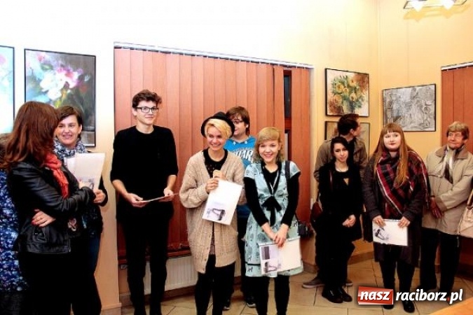 Zdjęcie w galerii na portalu naszraciborz.pl: Wystawa uczniów Liceum Plastycznego w RCI wiadomości z regionu