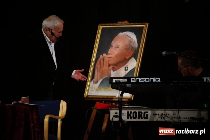 Zdjęcie w galerii na portalu naszraciborz.pl: Opowieść o tym, co może jeden człowiek z Janem Nowickim w Strzesze wiadomości z regionu