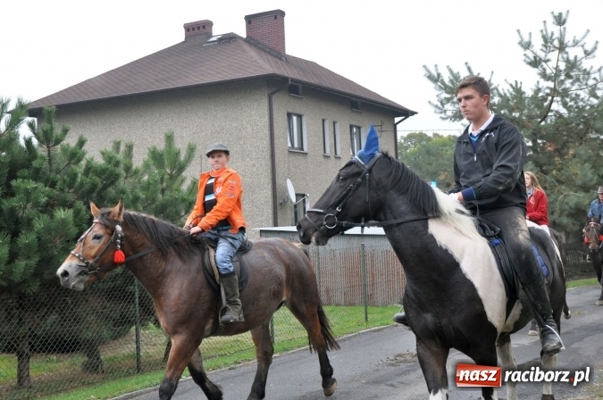 Zdjęcie w galerii na portalu naszraciborz.pl: Hubertus w gminie z widokami – święto jeźdźców w Kornowacu wiadomości z regionu