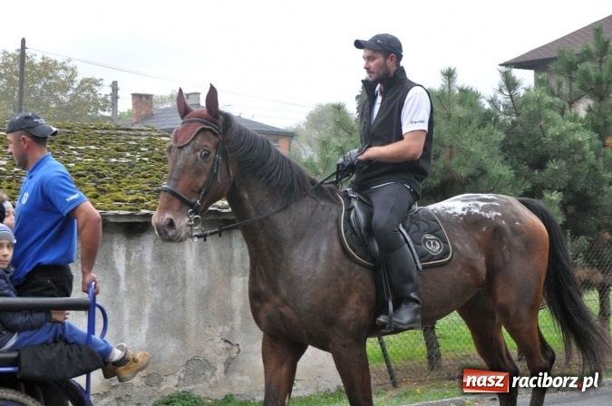 Zdjęcie w galerii na portalu naszraciborz.pl: Hubertus w gminie z widokami – święto jeźdźców w Kornowacu wiadomości z regionu