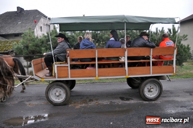 Zdjęcie w galerii na portalu naszraciborz.pl: Hubertus w gminie z widokami – święto jeźdźców w Kornowacu wiadomości z regionu