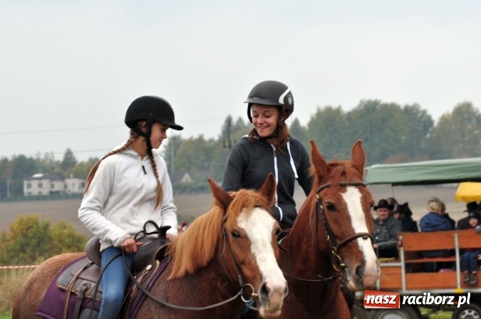 Zdjęcie w galerii na portalu naszraciborz.pl: Hubertus w gminie z widokami – święto jeźdźców w Kornowacu wiadomości z regionu