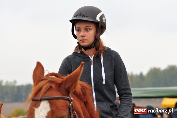 Zdjęcie w galerii na portalu naszraciborz.pl: Hubertus w gminie z widokami – święto jeźdźców w Kornowacu wiadomości z regionu