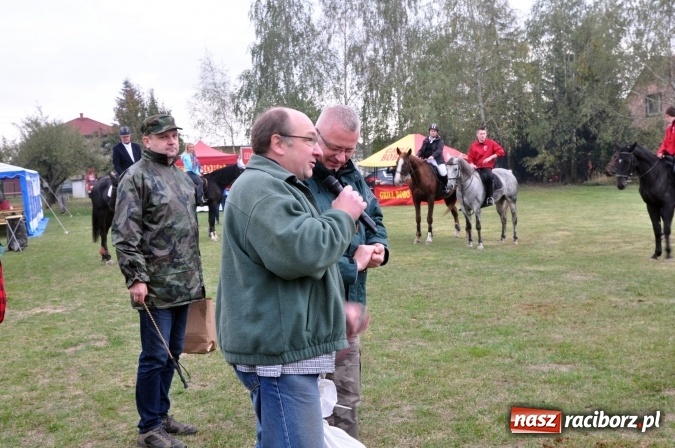 Zdjęcie w galerii na portalu naszraciborz.pl: Hubertus w gminie z widokami – święto jeźdźców w Kornowacu wiadomości z regionu