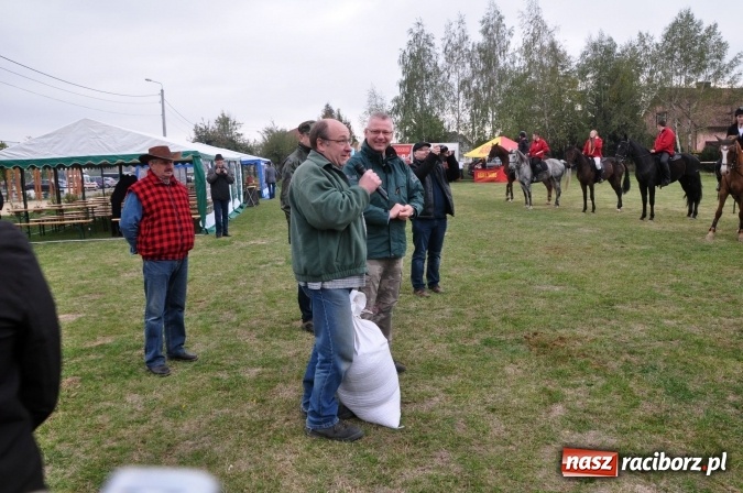 Zdjęcie w galerii na portalu naszraciborz.pl: Hubertus w gminie z widokami – święto jeźdźców w Kornowacu wiadomości z regionu