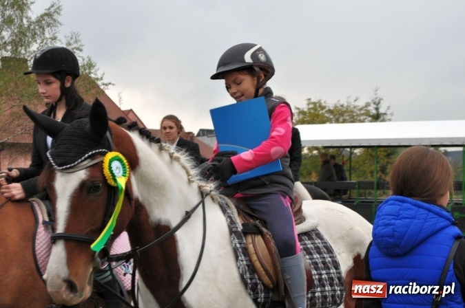 Zdjęcie w galerii na portalu naszraciborz.pl: Hubertus w gminie z widokami – święto jeźdźców w Kornowacu wiadomości z regionu