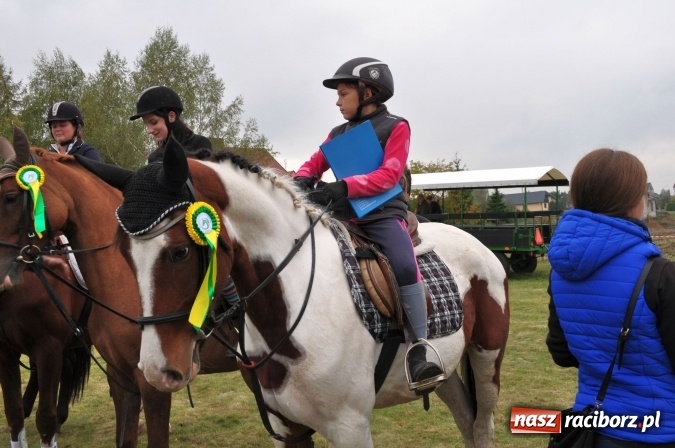 Zdjęcie w galerii na portalu naszraciborz.pl: Hubertus w gminie z widokami – święto jeźdźców w Kornowacu wiadomości z regionu