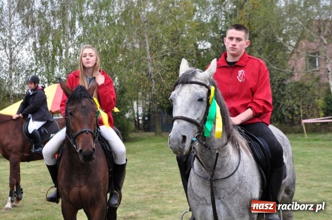 Zdjęcie w galerii na portalu naszraciborz.pl: Hubertus w gminie z widokami – święto jeźdźców w Kornowacu wiadomości z regionu