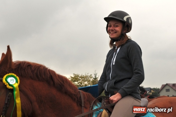 Zdjęcie w galerii na portalu naszraciborz.pl: Hubertus w gminie z widokami – święto jeźdźców w Kornowacu wiadomości z regionu