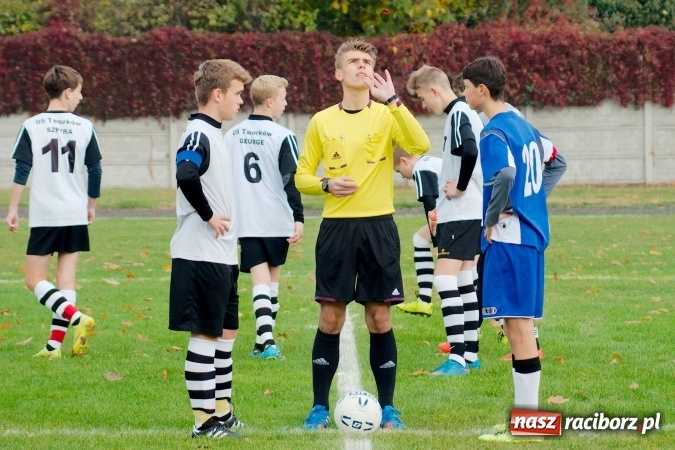 Zdjęcie w galerii na portalu naszraciborz.pl: III liga trampkarzy: Niewykorzystany karny ustawił spotkanie. Tworków poległ z Żorami wiadomości z regionu