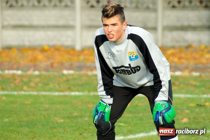 Zdjęcie w galerii na portalu naszraciborz.pl: III liga trampkarzy: Niewykorzystany karny ustawił spotkanie. Tworków poległ z Żorami wiadomości z regionu
