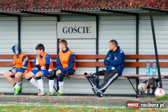 Zdjęcie w galerii na portalu naszraciborz.pl: III liga trampkarzy: Niewykorzystany karny ustawił spotkanie. Tworków poległ z Żorami wiadomości z regionu