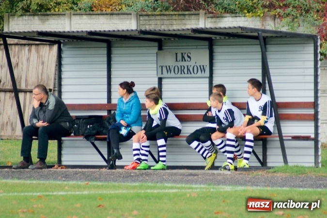 Zdjęcie w galerii na portalu naszraciborz.pl: III liga trampkarzy: Niewykorzystany karny ustawił spotkanie. Tworków poległ z Żorami wiadomości z regionu