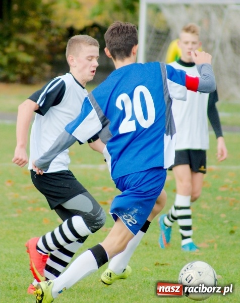 Zdjęcie w galerii na portalu naszraciborz.pl: III liga trampkarzy: Niewykorzystany karny ustawił spotkanie. Tworków poległ z Żorami wiadomości z regionu