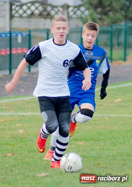 Zdjęcie w galerii na portalu naszraciborz.pl: III liga trampkarzy: Niewykorzystany karny ustawił spotkanie. Tworków poległ z Żorami wiadomości z regionu