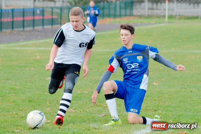 Zdjęcie w galerii na portalu naszraciborz.pl: III liga trampkarzy: Niewykorzystany karny ustawił spotkanie. Tworków poległ z Żorami wiadomości z regionu