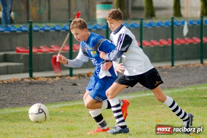 Zdjęcie w galerii na portalu naszraciborz.pl: III liga trampkarzy: Niewykorzystany karny ustawił spotkanie. Tworków poległ z Żorami wiadomości z regionu