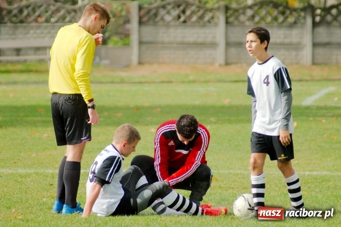 Zdjęcie w galerii na portalu naszraciborz.pl: III liga trampkarzy: Niewykorzystany karny ustawił spotkanie. Tworków poległ z Żorami wiadomości z regionu