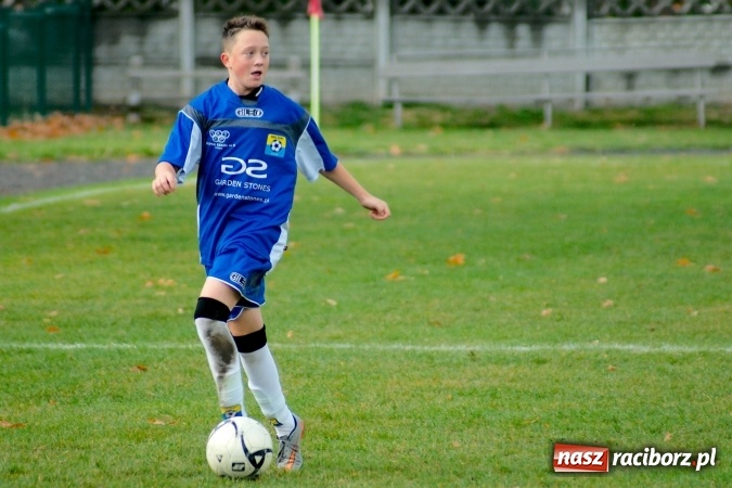 Zdjęcie w galerii na portalu naszraciborz.pl: III liga trampkarzy: Niewykorzystany karny ustawił spotkanie. Tworków poległ z Żorami wiadomości z regionu