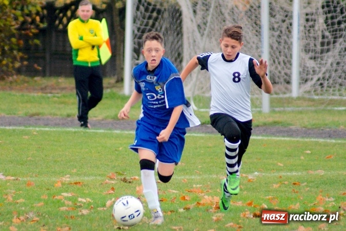 Zdjęcie w galerii na portalu naszraciborz.pl: III liga trampkarzy: Niewykorzystany karny ustawił spotkanie. Tworków poległ z Żorami wiadomości z regionu