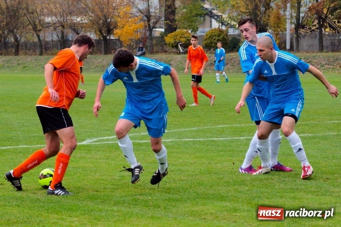 Zdjęcie w galerii na portalu naszraciborz.pl: Klasa okręgowa: Grzegorz Wojda zapewnił trzy punkty Rafako. Poważna kontuzja zawodnika Krzyżanowic wiadomości z regionu