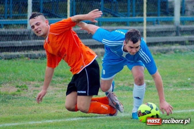 Zdjęcie w galerii na portalu naszraciborz.pl: Klasa okręgowa: Grzegorz Wojda zapewnił trzy punkty Rafako. Poważna kontuzja zawodnika Krzyżanowic wiadomości z regionu