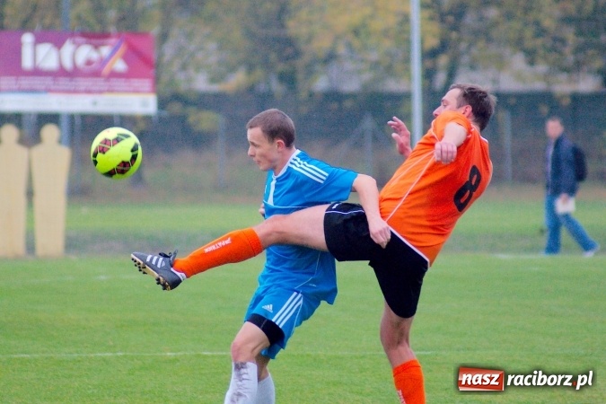 Zdjęcie w galerii na portalu naszraciborz.pl: Klasa okręgowa: Grzegorz Wojda zapewnił trzy punkty Rafako. Poważna kontuzja zawodnika Krzyżanowic wiadomości z regionu