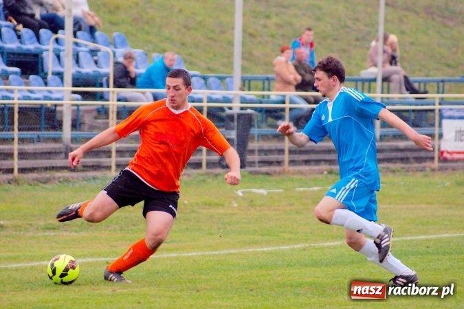 Zdjęcie w galerii na portalu naszraciborz.pl: Klasa okręgowa: Grzegorz Wojda zapewnił trzy punkty Rafako. Poważna kontuzja zawodnika Krzyżanowic wiadomości z regionu
