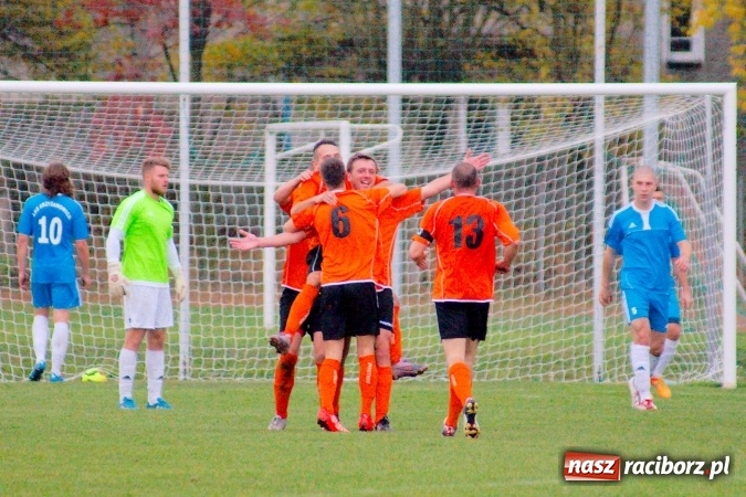 Zdjęcie w galerii na portalu naszraciborz.pl: Klasa okręgowa: Grzegorz Wojda zapewnił trzy punkty Rafako. Poważna kontuzja zawodnika Krzyżanowic wiadomości z regionu