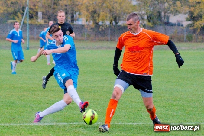 Zdjęcie w galerii na portalu naszraciborz.pl: Klasa okręgowa: Grzegorz Wojda zapewnił trzy punkty Rafako. Poważna kontuzja zawodnika Krzyżanowic wiadomości z regionu