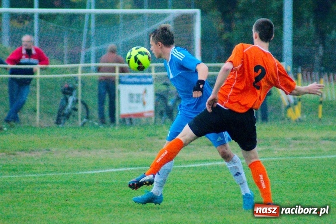 Zdjęcie w galerii na portalu naszraciborz.pl: Klasa okręgowa: Grzegorz Wojda zapewnił trzy punkty Rafako. Poważna kontuzja zawodnika Krzyżanowic wiadomości z regionu