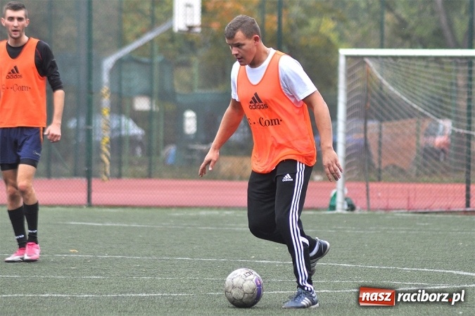 Zdjęcie w galerii na portalu naszraciborz.pl: Betra-Ensol z pucharem prezesa wiadomości z regionu