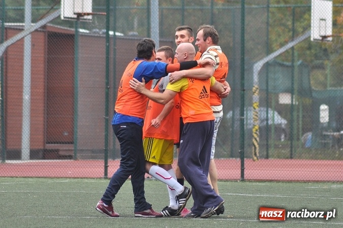 Zdjęcie w galerii na portalu naszraciborz.pl: Betra-Ensol z pucharem prezesa wiadomości z regionu