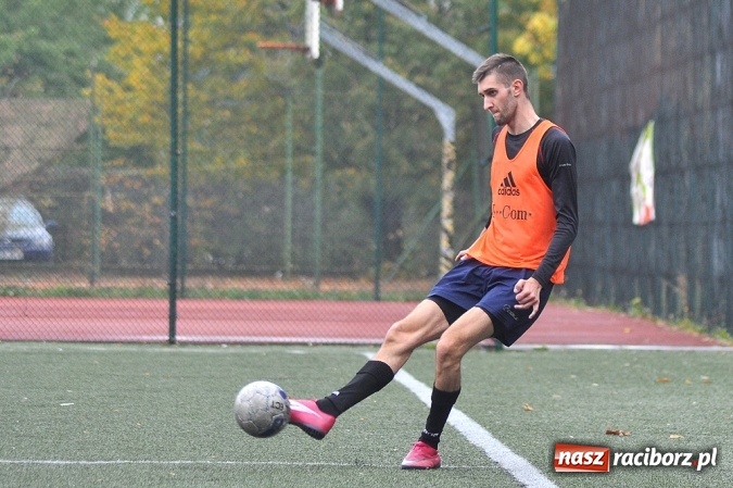 Zdjęcie w galerii na portalu naszraciborz.pl: Betra-Ensol z pucharem prezesa wiadomości z regionu