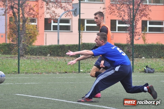 Zdjęcie w galerii na portalu naszraciborz.pl: Betra-Ensol z pucharem prezesa wiadomości z regionu