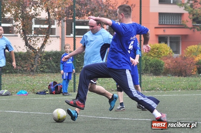 Zdjęcie w galerii na portalu naszraciborz.pl: Betra-Ensol z pucharem prezesa wiadomości z regionu